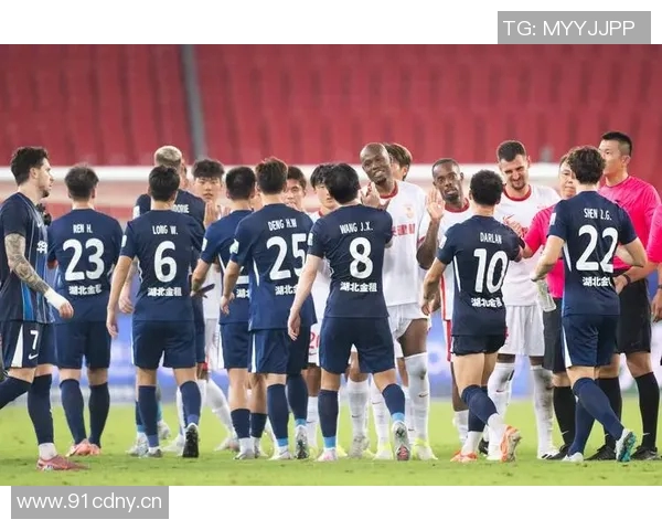 武汉足球队的战术调整与表现变化分析及未来发展展望